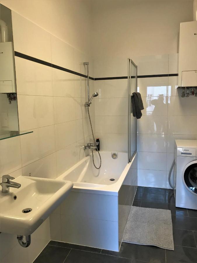 Near Yppenplatz & Brunnenmarkt Apartament Wiedeń