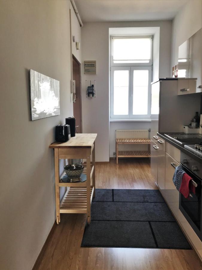 Near Yppenplatz & Brunnenmarkt Vídeň