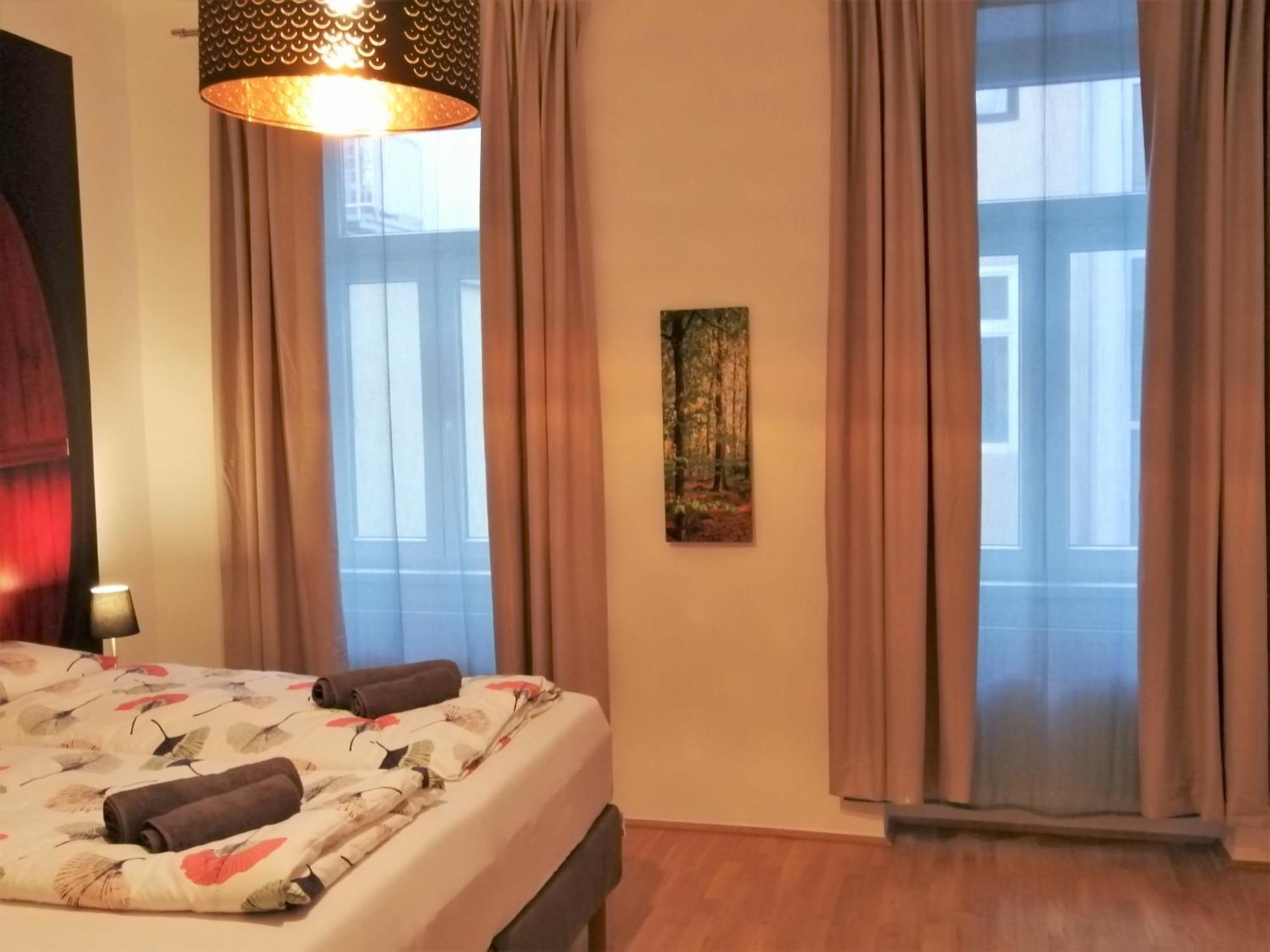 Near Yppenplatz & Brunnenmarkt * Vienna